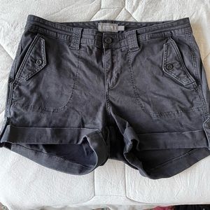 Black 3.5 inch mid rise twill shorts size 12